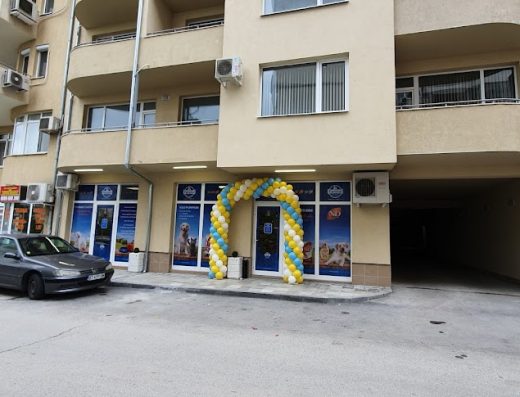 Зоо магазин и Груминг салон „Щастливите лапички“